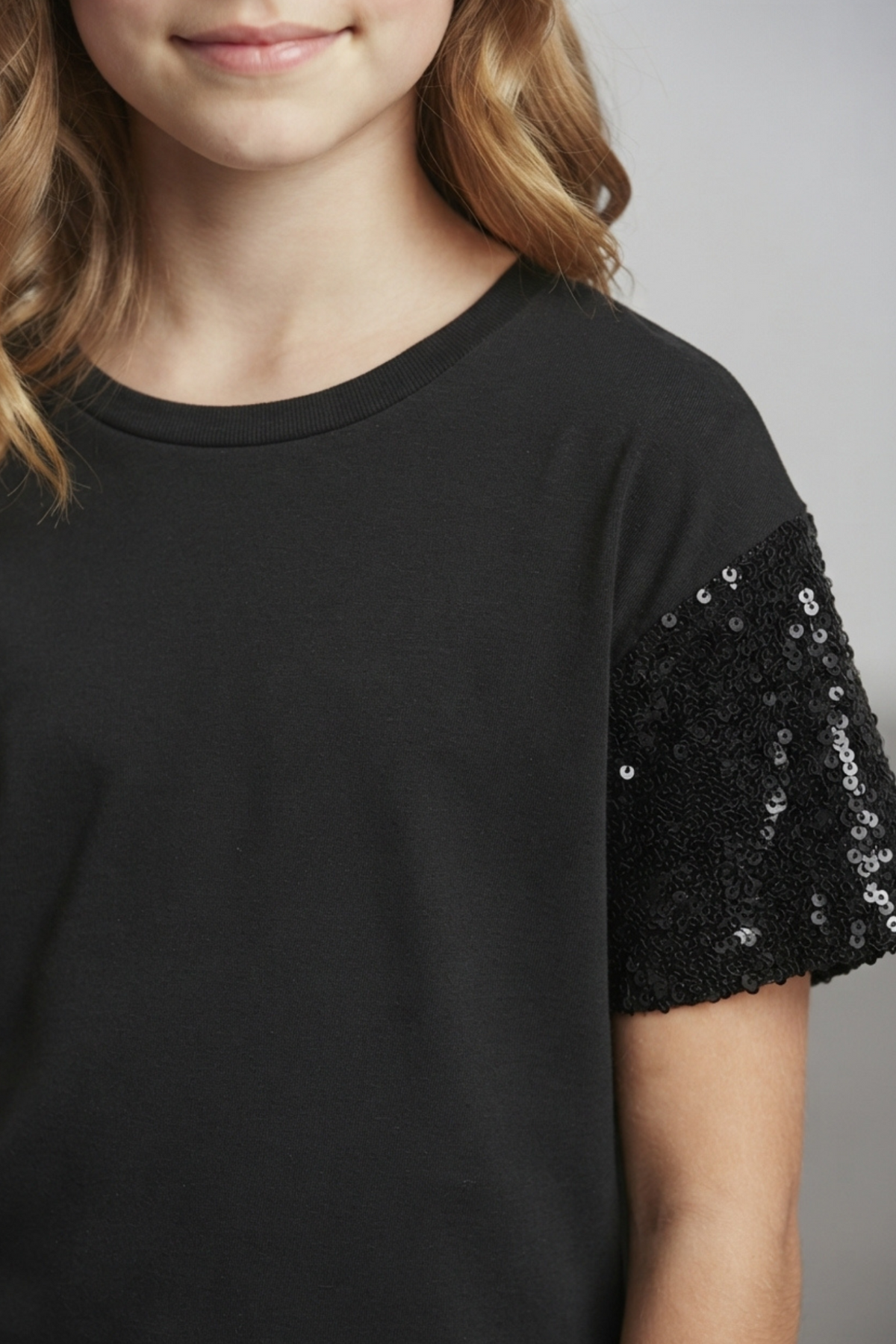 Sequin Sleeve T-Shirt Black